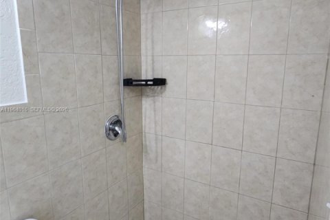 Casa en alquiler en Miami, Florida, 2 dormitorios № 2026979 - foto 18