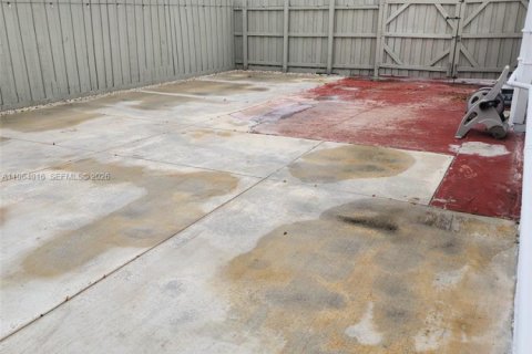 Casa en alquiler en Miami, Florida, 2 dormitorios № 2026979 - foto 21