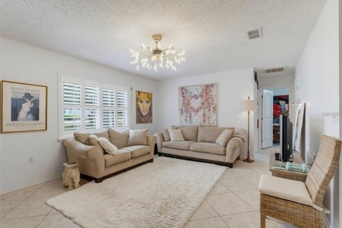 Villa ou maison à louer à Spring Hill, Floride: 3 chambres, 113.34 m2 № 2425638 - photo 14