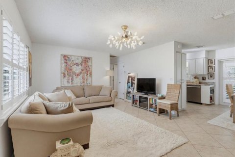 Villa ou maison à louer à Spring Hill, Floride: 3 chambres, 113.34 m2 № 2425638 - photo 17