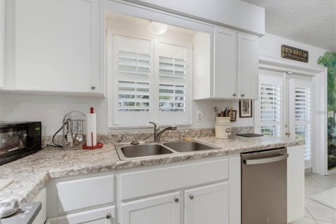 Villa ou maison à louer à Spring Hill, Floride: 3 chambres, 113.34 m2 № 2425638 - photo 12