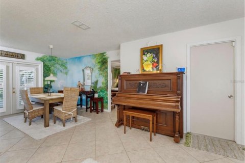 Villa ou maison à louer à Spring Hill, Floride: 3 chambres, 113.34 m2 № 2425638 - photo 15