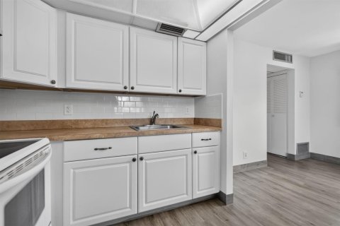 Condo in Delray Beach, Florida, 1 bedroom  № 2240363 - photo 7