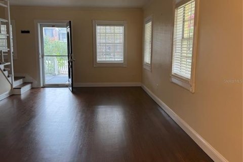 Apartamento en alquiler en Tampa, Florida, 2 dormitorios, 87.7 m2 № 1909982 - foto 4