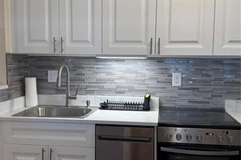 Appartement à louer à Tampa, Floride: 2 chambres, 87.7 m2 № 1909982 - photo 6