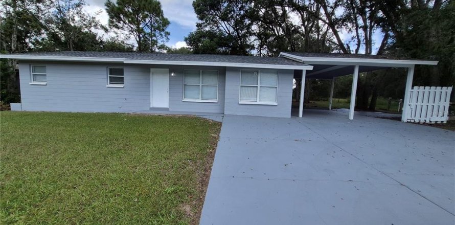 Villa ou maison à Dunnellon, Floride 3 chambres, 100.15 m2 № 2419311