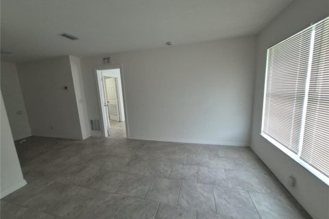 Villa ou maison à louer à Dunnellon, Floride: 3 chambres, 100.15 m2 № 2419311 - photo 5