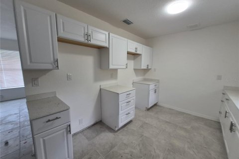 Villa ou maison à louer à Dunnellon, Floride: 3 chambres, 100.15 m2 № 2419311 - photo 8