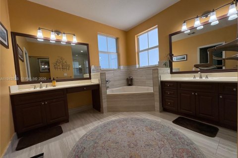 Villa ou maison à louer à Miami, Floride: 5 chambres, 279.54 m2 № 2000116 - photo 14