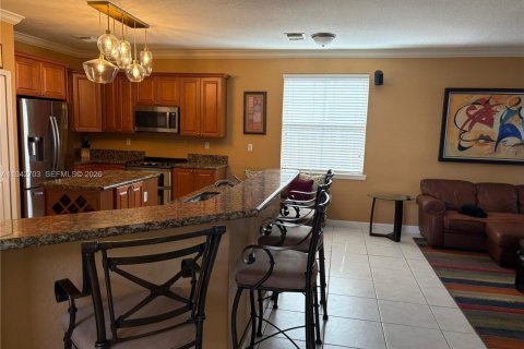 Villa ou maison à louer à Miami, Floride: 5 chambres, 279.54 m2 № 2000116 - photo 5