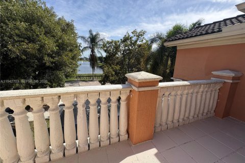 Villa ou maison à louer à Miami, Floride: 5 chambres, 279.54 m2 № 2000116 - photo 26