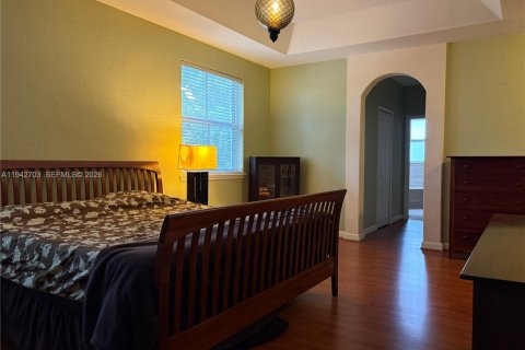 Villa ou maison à louer à Miami, Floride: 5 chambres, 279.54 m2 № 2000116 - photo 18