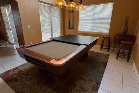 Villa ou maison à louer à Miami, Floride: 5 chambres, 279.54 m2 № 2000116 - photo 9