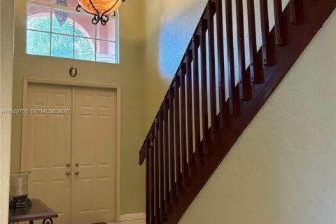 Villa ou maison à louer à Miami, Floride: 5 chambres, 279.54 m2 № 2000116 - photo 4