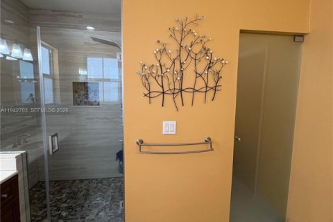 Villa ou maison à louer à Miami, Floride: 5 chambres, 279.54 m2 № 2000116 - photo 15