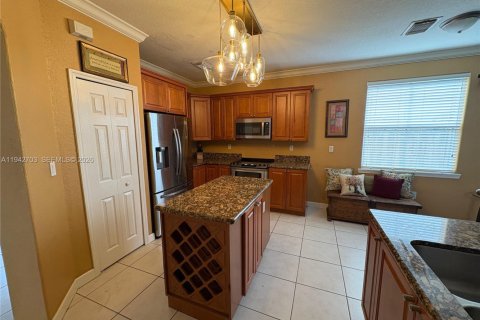 Villa ou maison à louer à Miami, Floride: 5 chambres, 279.54 m2 № 2000116 - photo 6