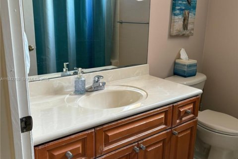 Villa ou maison à louer à Miami, Floride: 5 chambres, 279.54 m2 № 2000116 - photo 20