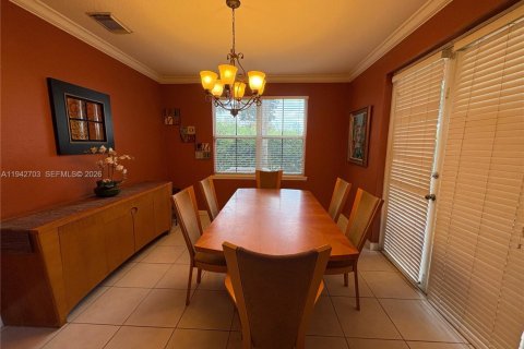 Villa ou maison à louer à Miami, Floride: 5 chambres, 279.54 m2 № 2000116 - photo 11