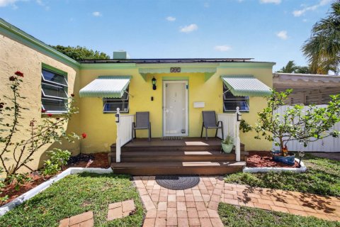 Villa ou maison à vendre à West Palm Beach, Floride: 2 chambres, 123.75 m2 № 2153619 - photo 4