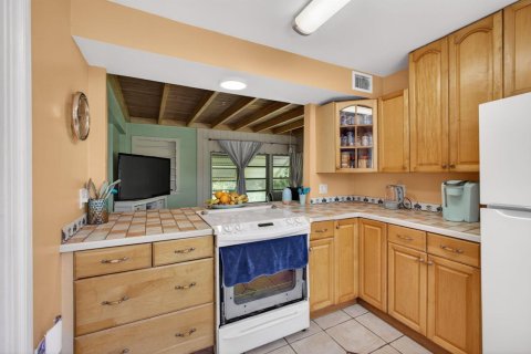 Villa ou maison à vendre à West Palm Beach, Floride: 2 chambres, 123.75 m2 № 2153619 - photo 11