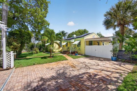 Villa ou maison à West Palm Beach, Floride 2 chambres, 123.75 m2 № 2153619