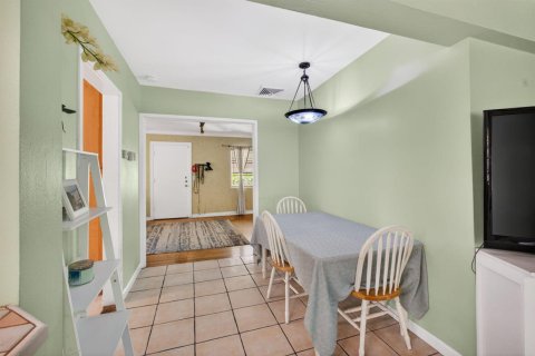 Villa ou maison à vendre à West Palm Beach, Floride: 2 chambres, 123.75 m2 № 2153619 - photo 16