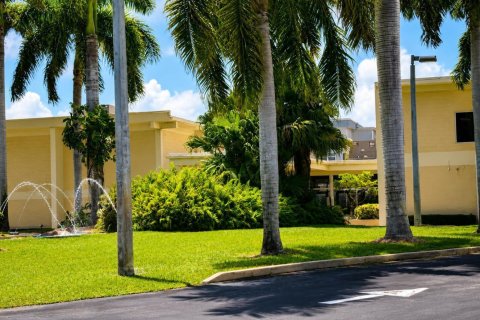 Condo in Boynton Beach, Florida, 2 bedrooms № 2346828 - photo 5