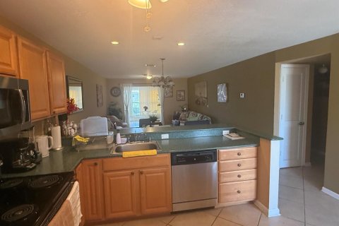 Condo in Boynton Beach, Florida, 2 bedrooms № 2346828 - photo 4