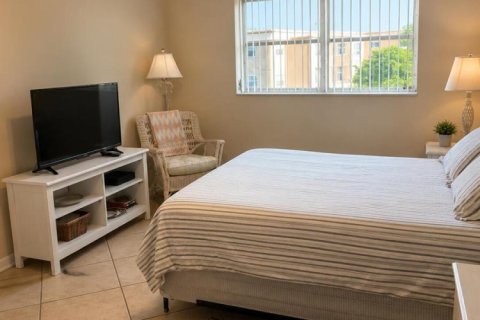 Condo in Boynton Beach, Florida, 2 bedrooms № 2346828 - photo 23