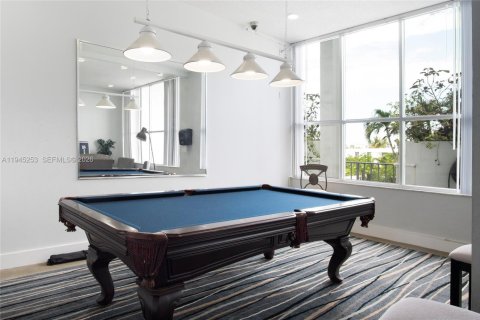 Condo in North Miami, Florida, 2 bedrooms  № 2002511 - photo 23