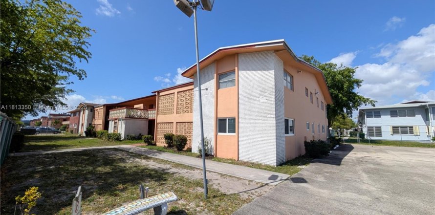 Condo in Miami, Florida, 1 bedroom  № 1761759
