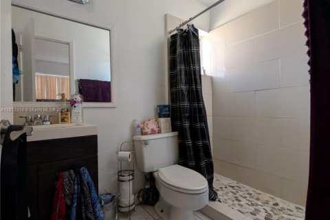 Condo in Miami, Florida, 1 bedroom  № 1761759 - photo 10