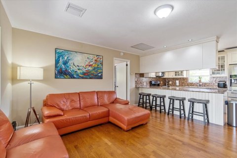 House in Big Pine Key, Florida 3 bedrooms, 124.86 sq.m. № 1590101 - photo 5