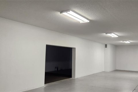 Immobilier commercial à vendre à Lakeland, Floride: 357.49 m2 № 2130055 - photo 4