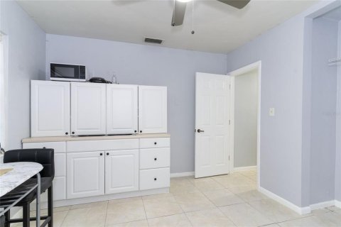 Villa ou maison à vendre à Tampa, Floride: 3 chambres, 153.75 m2 № 2099448 - photo 19