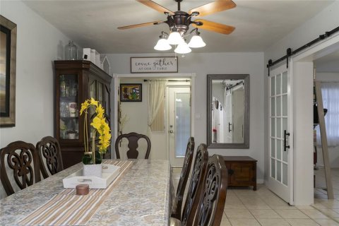 Villa ou maison à vendre à Tampa, Floride: 3 chambres, 153.75 m2 № 2099448 - photo 11