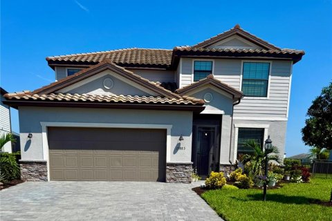 House in LORRAINE LAKES in Bradenton, Florida 4 bedrooms, 236.53 sq.m. № 1849982 - photo 1