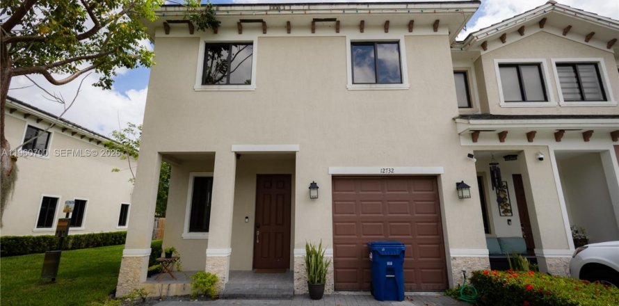 Villa ou maison à Miami, Floride 4 chambres, 168.34 m2 № 2025031