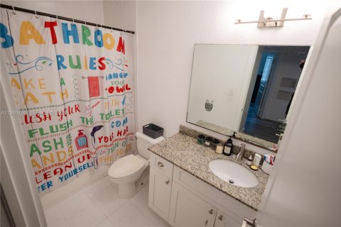 Villa ou maison à vendre à Miami, Floride: 4 chambres, 168.34 m2 № 2025031 - photo 9