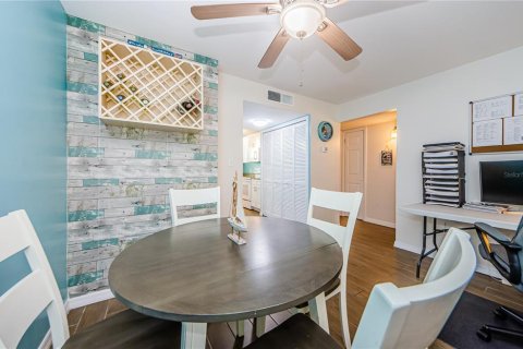 Condo in Clearwater, Florida, 2 bedrooms  № 1441033 - photo 22