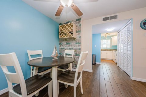 Condo in Clearwater, Florida, 2 bedrooms  № 1441033 - photo 4
