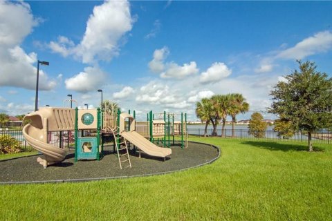 House in Lakeland, Florida 3 bedrooms, 140.84 sq.m. № 2215332 - photo 15