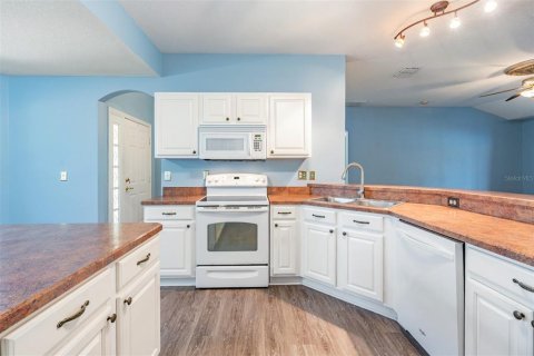 Купить виллу или дом в Сан-Антонио, Флорида 10 комнат, 212.47м2, № 1513457 - фото 13