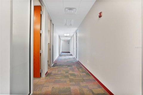 Propiedad comercial en alquiler en Orlando, Florida, 428.74 m2 № 1736377 - foto 20