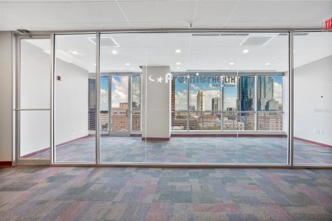 Propiedad comercial en alquiler en Orlando, Florida, 428.74 m2 № 1736377 - foto 4