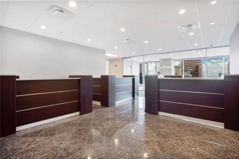 Propiedad comercial en alquiler en Orlando, Florida, 428.74 m2 № 1736377 - foto 3