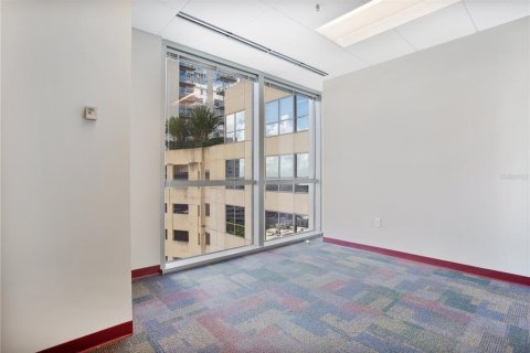 Propiedad comercial en alquiler en Orlando, Florida, 428.74 m2 № 1736377 - foto 18