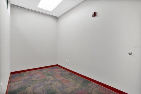 Propiedad comercial en alquiler en Orlando, Florida, 428.74 m2 № 1736377 - foto 27