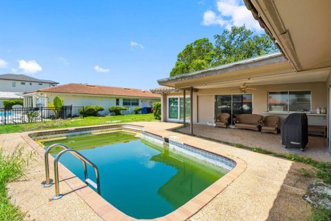 House in Saint Petersburg, Florida 4 bedrooms, 202.53 sq.m. № 1853757 - photo 4
