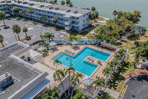 Condominio en venta en Gulfport, Florida, 2 dormitorios, 104.05 m2 № 2116570 - foto 26